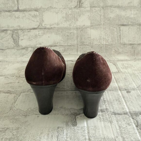 BCBG Paris Nina Brown Suede Wedge Shoes Women’s Vintage Y2K Heels Sz 38 (7.5) - Picture 4 of 7